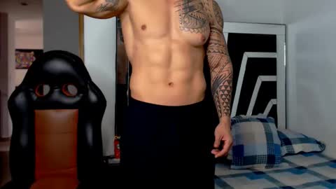 Snapshot of noah_harris01 chatting on May 2026 12:36:02 PM Noah Harris01 online show from May 2026 12:36:02 PM