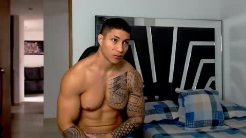 Snapshot of noah_harris01 chatting on June 2026 01:44:01 PM Noah Harris01 online show from June 2026 01:44:01 PM