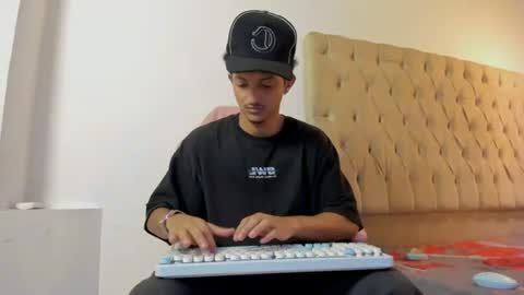 noah_jacksxn online show from June 2026 08:06:01 AM
