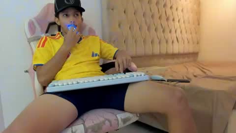 noah_jacksxn online show from June 2026 11:48:02 AM
