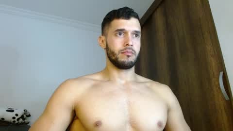 Snapshot of noah_jhonsonn chatting on April 2026 03:42:02 PM Noah online show from April 2026 03:42:02 PM