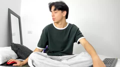 Snapshot of noah_loveboy chatting on September 2025 09:07:02 PM Noah online show from September 2025 09:07:02 PM