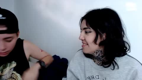 noah hehim    online show from February 2025 10:21:01 PM