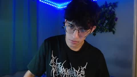 Snapshot of noah_millerx_ chatting on April 2026 05:18:02 AM noah online show from April 2026 05:18:02 AM