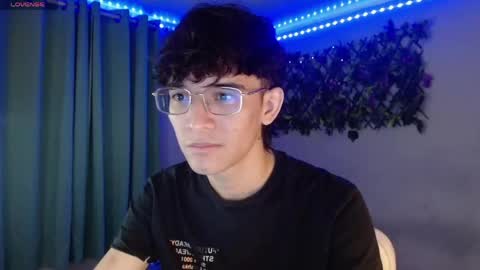 Snapshot of noah_millerx_ chatting on April 2026 04:16:01 AM noah online show from April 2026 04:16:01 AM