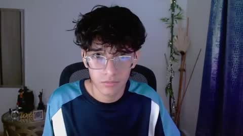 Snapshot of noah_millerx_ chatting on May 2026 04:39:01 AM noah online show from May 2026 04:39:01 AM