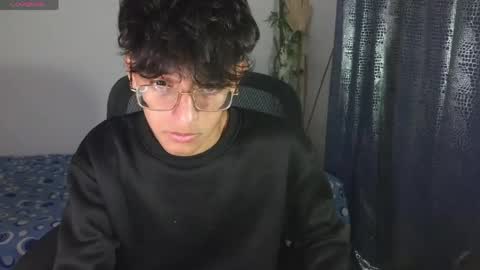 Snapshot of noah_millerx_ chatting on May 2026 04:41:02 AM noah online show from May 2026 04:41:02 AM