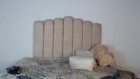 noah_smith01 online show from February 2026 03:37:01 AM