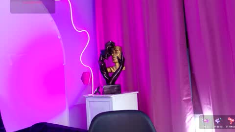 noah_smith04 online show from December 2025 03:18:02 PM