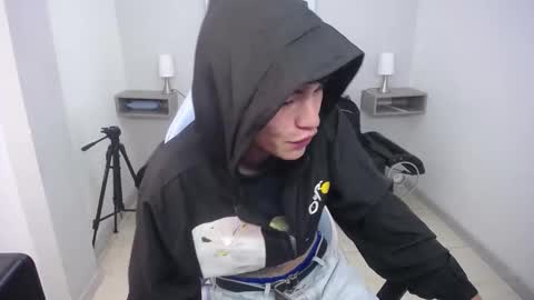 noah_victoria online show from February 2026 05:23:02 AM