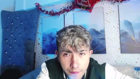 Snapshot of noah_xitruxx chatting on December 2024 12:00:02 PM Noah online show from December 2024 12:00:02 PM