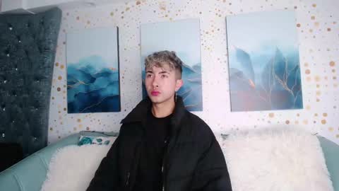 Snapshot of noah_xitruxx chatting on January 2025 12:30:02 PM Noah online show from January 2025 12:30:02 PM