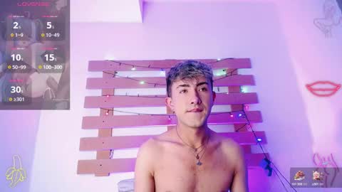 Snapshot of noah_xitruxx chatting on January 2025 03:26:01 PM Noah online show from January 2025 03:26:01 PM