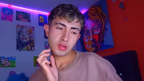 Snapshot of noah_xitruxx chatting on September 2025 04:45:02 AM Noah online show from September 2025 04:45:02 AM