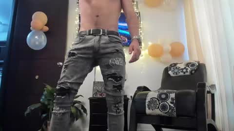 Snapshot of noahbrawn chatting on December 2024 12:41:02 PM LIAM- noah online show from December 2024 12:41:02 PM