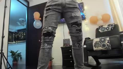 Snapshot of noahbrawn chatting on December 2024 03:45:02 PM LIAM- noah online show from December 2024 03:45:02 PM