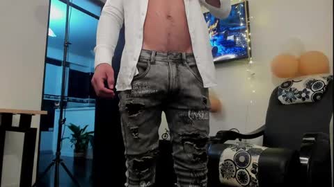 Snapshot of noahbrawn chatting on December 2024 12:17:02 PM LIAM- noah online show from December 2024 12:17:02 PM