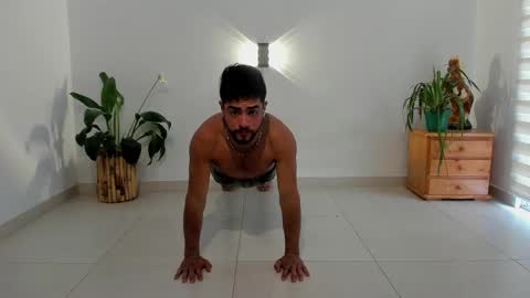 Snapshot of noahbrawn chatting on December 2025 01:29:02 PM LIAM- noah online show from December 2025 01:29:02 PM