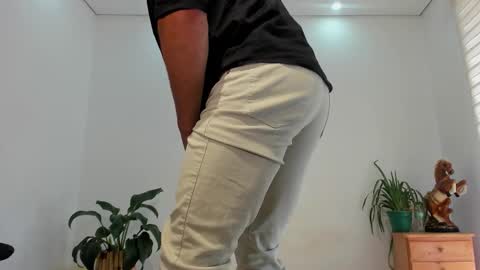 Snapshot of noahbrawn chatting on February 2026 01:18:01 PM LIAM- noah online show from February 2026 01:18:01 PM