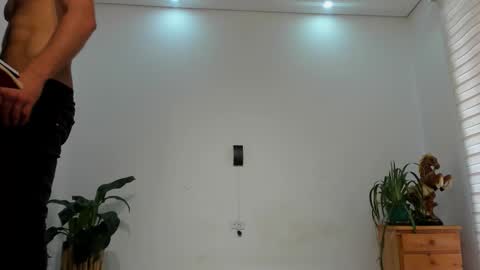 Snapshot of noahbrawn chatting on February 2026 01:23:02 PM LIAM- noah online show from February 2026 01:23:02 PM