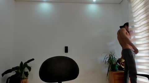 Snapshot of noahbrawn chatting on March 2026 01:17:02 PM LIAM- noah online show from March 2026 01:17:02 PM