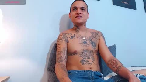 noahdiaz__ online show from November 2025 02:28:02 PM