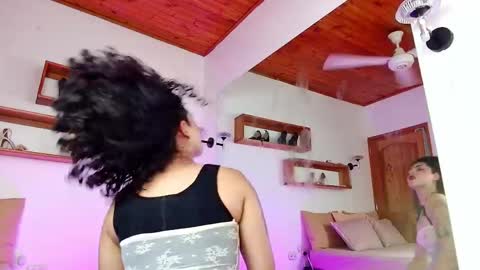 noahmonroe_11 online show from May 2026 09:12:01 PM