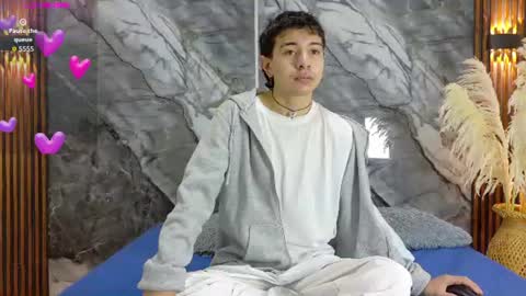 Snapshot of noahwalker__ chatting on June 2026 10:57:02 AM online show from June 2026 10:57:02 AM