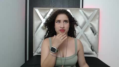 Noamalak bes  online show from November 2025 06:30:01 PM