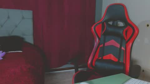 Noamartin online show from October 2025 12:08:02 AM