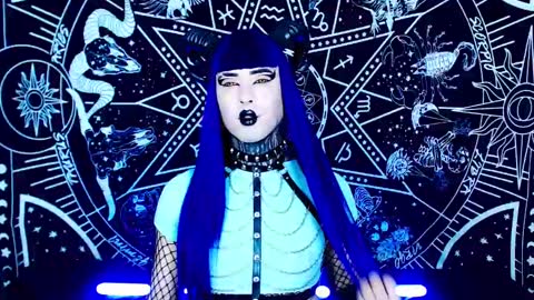 caroline online show from September 2025 12:44:02 AM