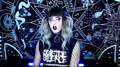 caroline online show from November 2025 02:21:01 AM