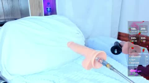 Snapshot of noehmi13 chatting on September 2025 11:41:02 PM NhAndrea online show from September 2025 11:41:02 PM