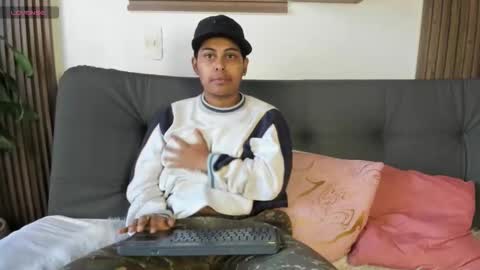 Snapshot of noha__scott chatting on March 2026 02:43:01 PM noha online show from March 2026 02:43:01 PM