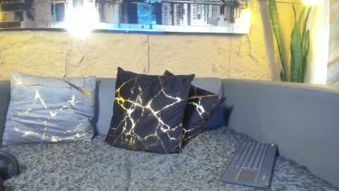 Snapshot of noha__scott chatting on March 2026 03:01:01 PM noha online show from March 2026 03:01:01 PM