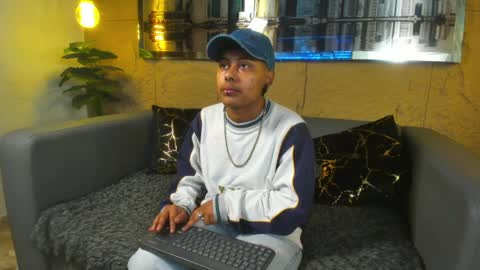 Snapshot of noha__scott chatting on April 2026 02:25:02 PM noha online show from April 2026 02:25:02 PM