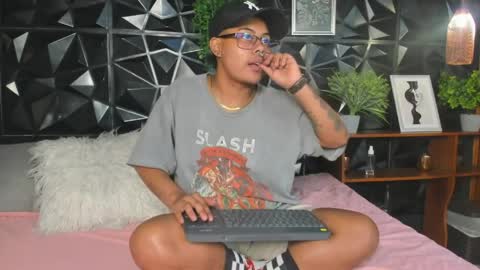 Snapshot of noha__scott chatting on April 2026 03:28:01 PM noha online show from April 2026 03:28:01 PM