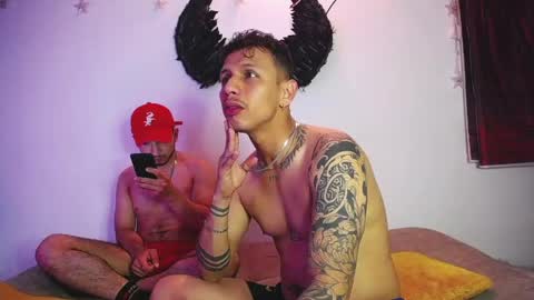 noha_and_iam1 online show from April 2026 12:40:01 PM