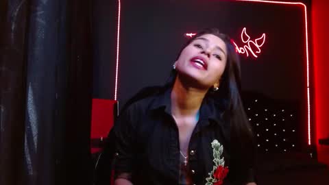 Noha Thomson online show from October 2025 06:30:02 PM