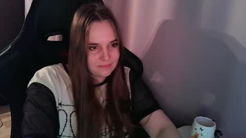 noir_ember_ online show from October 2025 12:13:02 PM