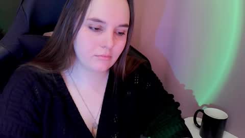 noir_ember_ online show from February 2026 03:39:01 PM