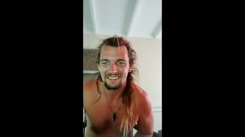 nomadicouple online show from May 2026 07:41:02 PM