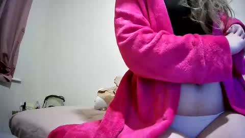NonBinaryNicky online show from April 2026 11:24:02 PM