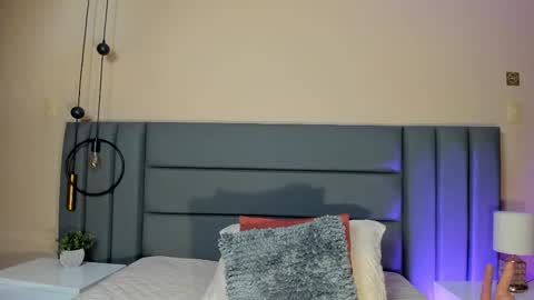 Nora Da Silva online show from September 2025 01:09:01 AM