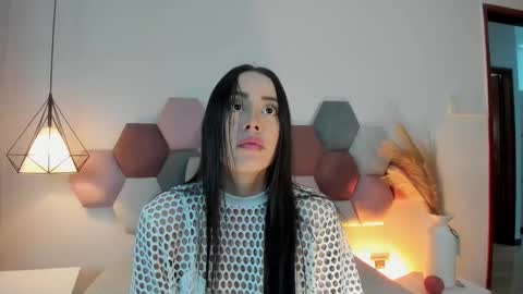 Nora Da Silva online show from October 2025 02:01:02 PM