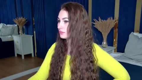 NoraFoxes online show from February 2026 05:28:01 AM