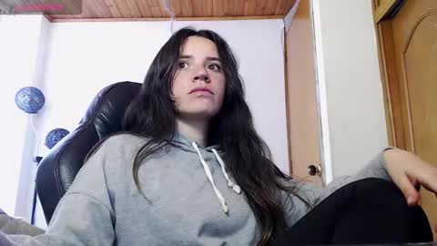 noreen_ online show from October 2025 07:04:02 PM