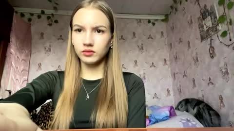 Snapshot of normauken chatting on September 2025 06:14:01 AM Lina online show from September 2025 06:14:01 AM