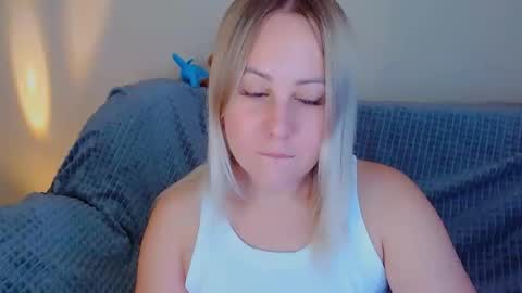 hi glad to chat online show from September 2025 10:04:02 AM