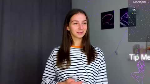 Hello My name is Helene NTMU  Finger up if u like what u see online show from October 2025 02:12:02 PM